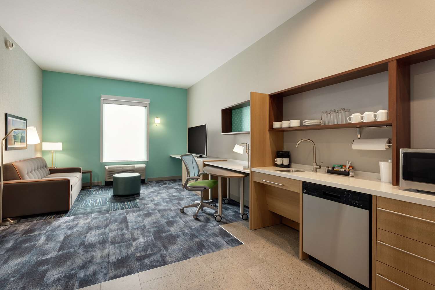 Suite, King Bed, Accessible