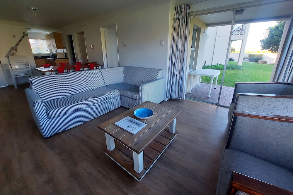 Hermanus Beach Club 15/50