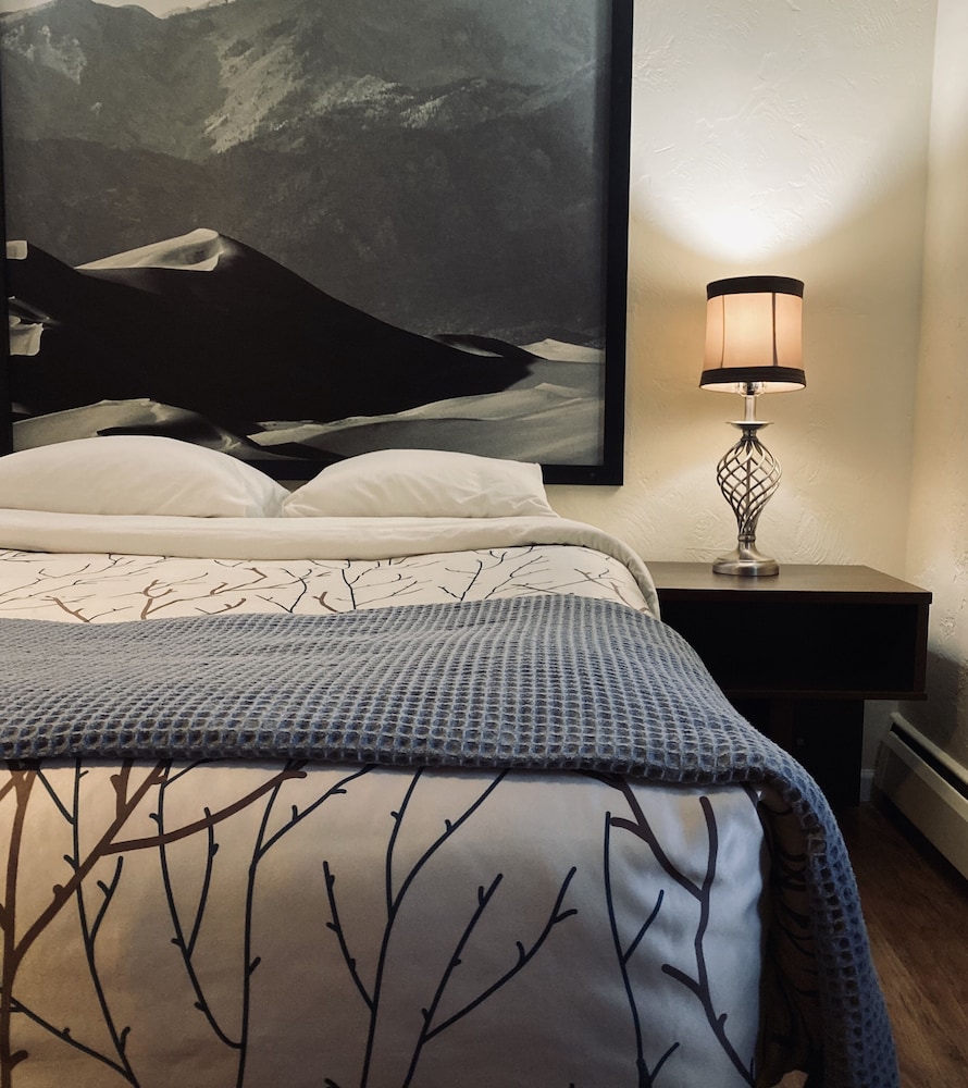 Salida Inn & Monarch Suites 40/78