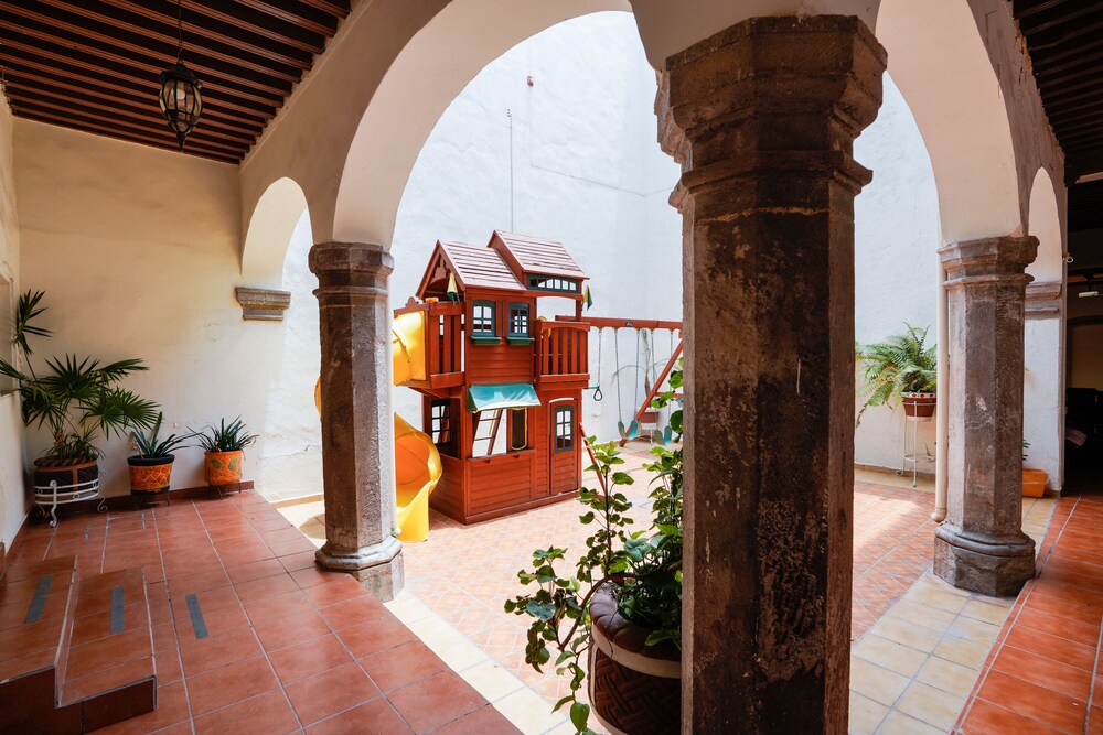 Hotel Senorial 7/50