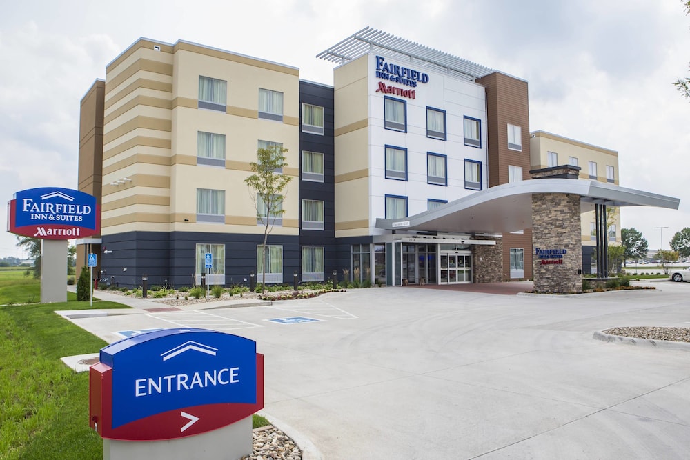 Fairfield Inn And Suites Waterloo Cedar Falls 1/34