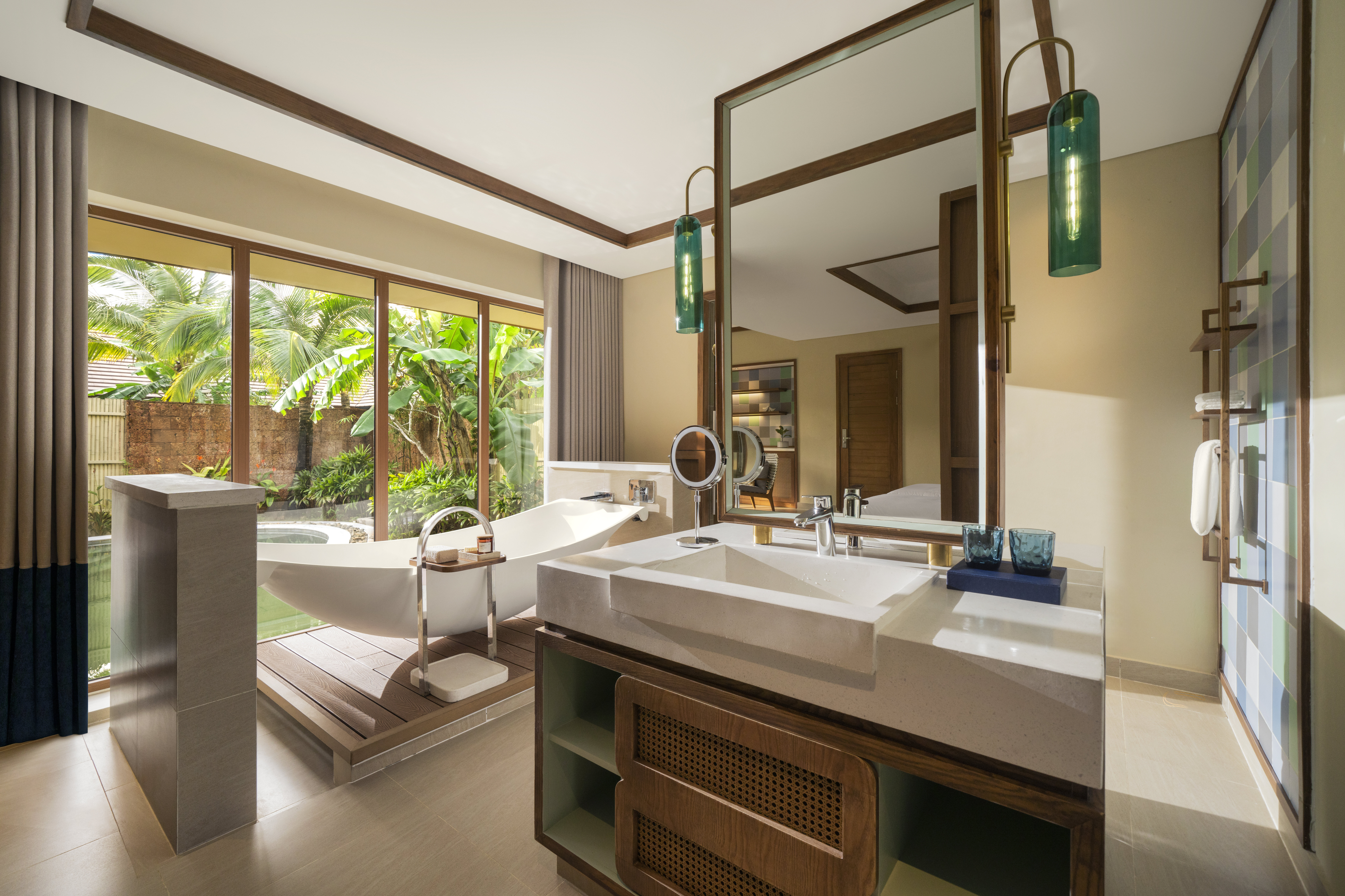 Bao Ninh Beach Resort 83/85