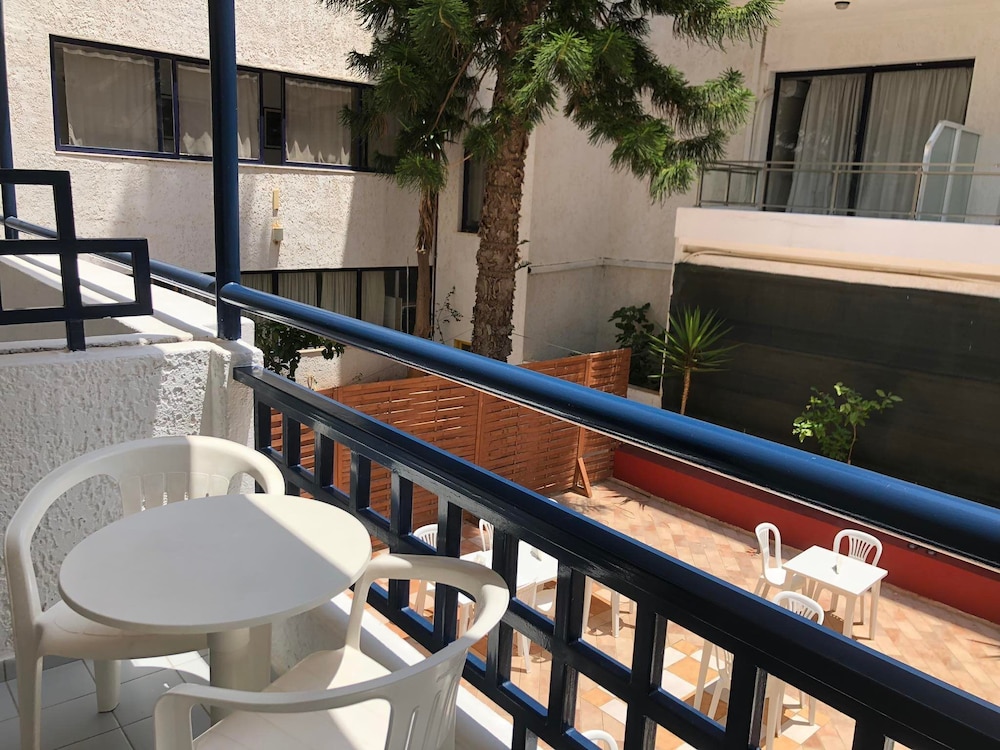 Agrabella Hotel Adults Only 67/71