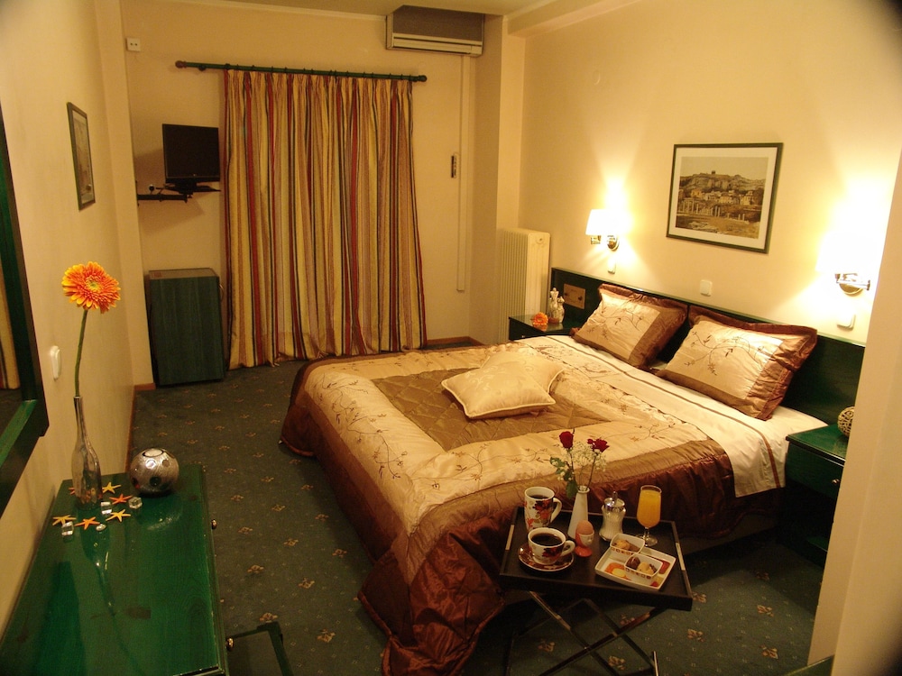 IGNATIA HOTEL 12/66