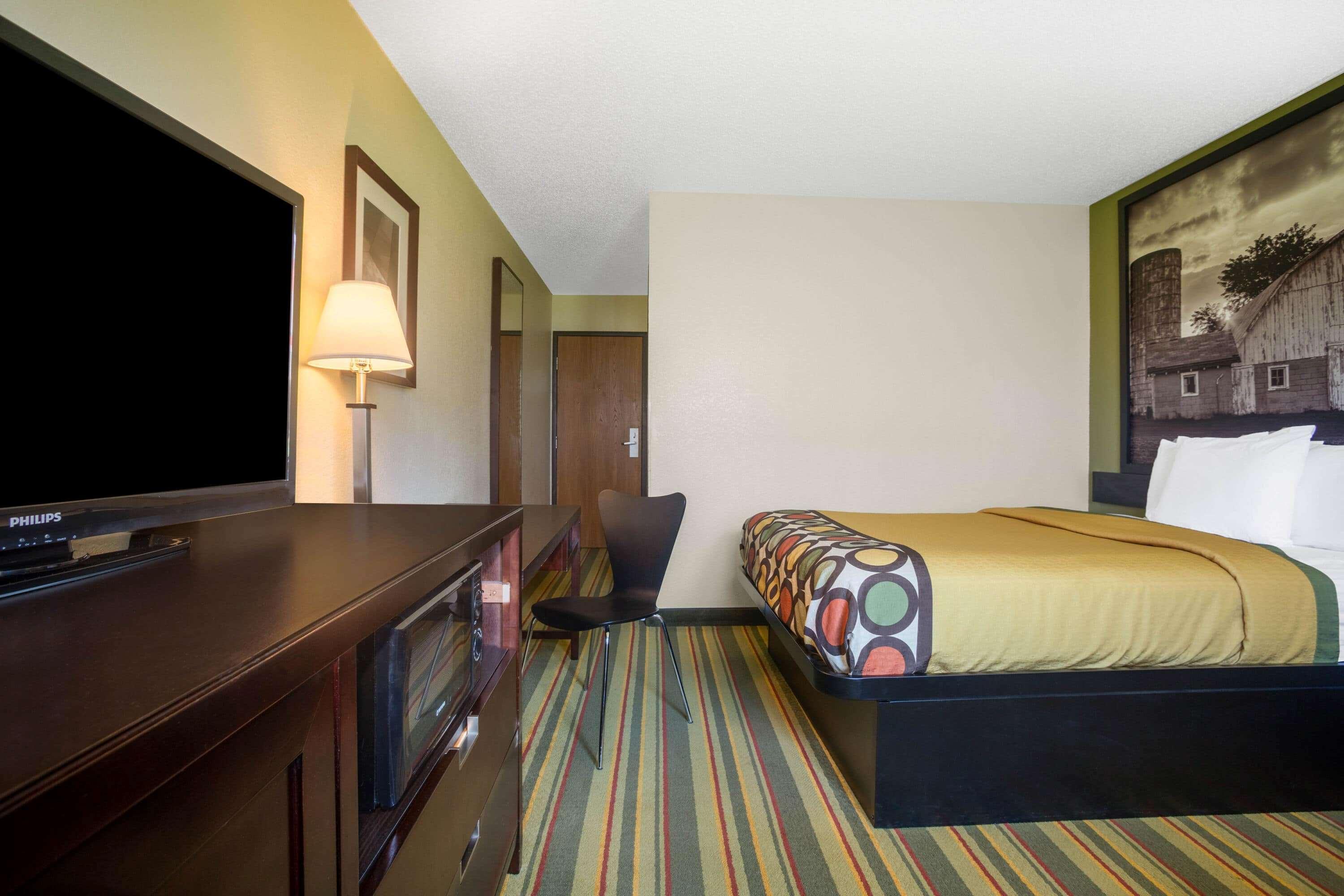 Room, Queen Bed