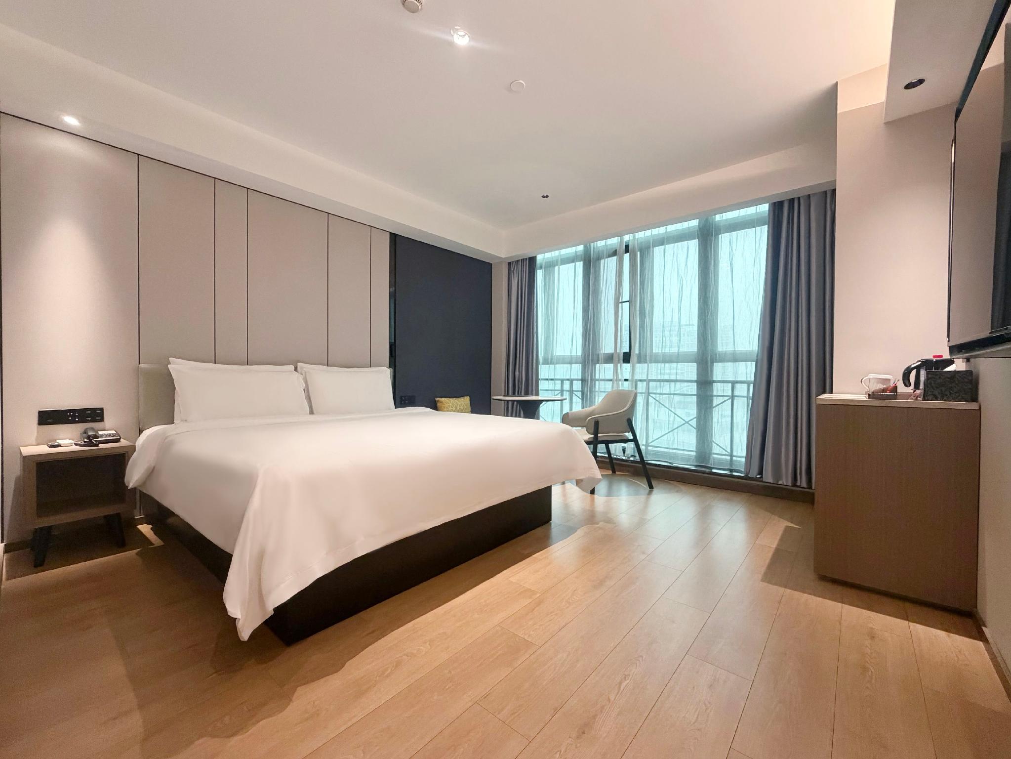 Yitel (Shanghai Caohejing Middle Ring Road Caobao Road) 12/46