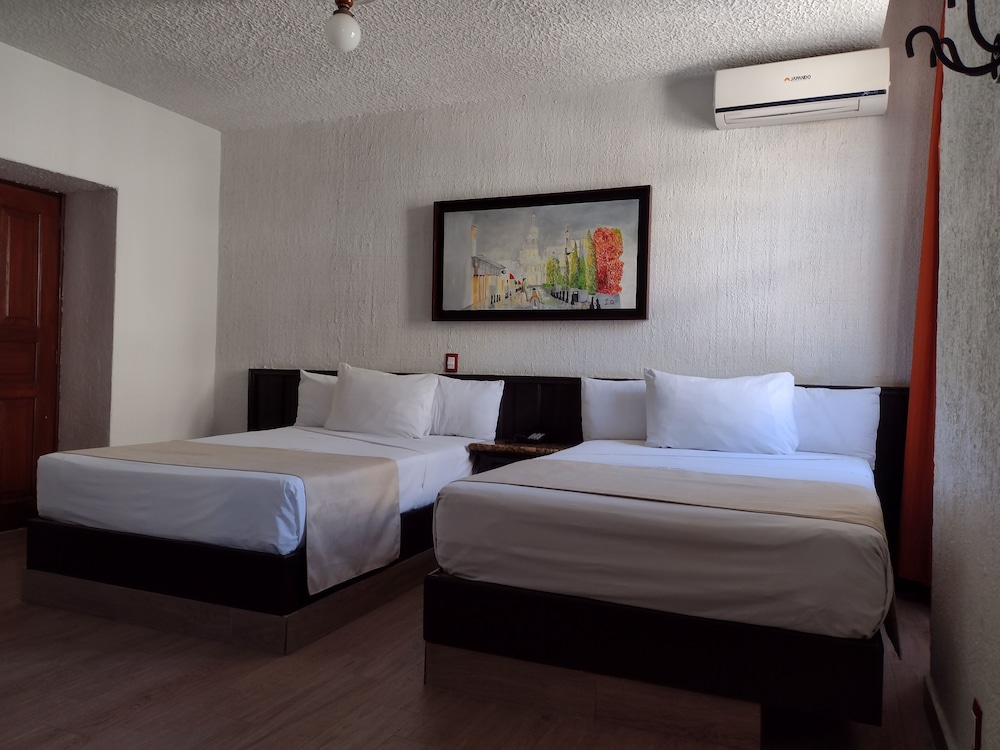 Hotel Don Quijote Plaza 27/58