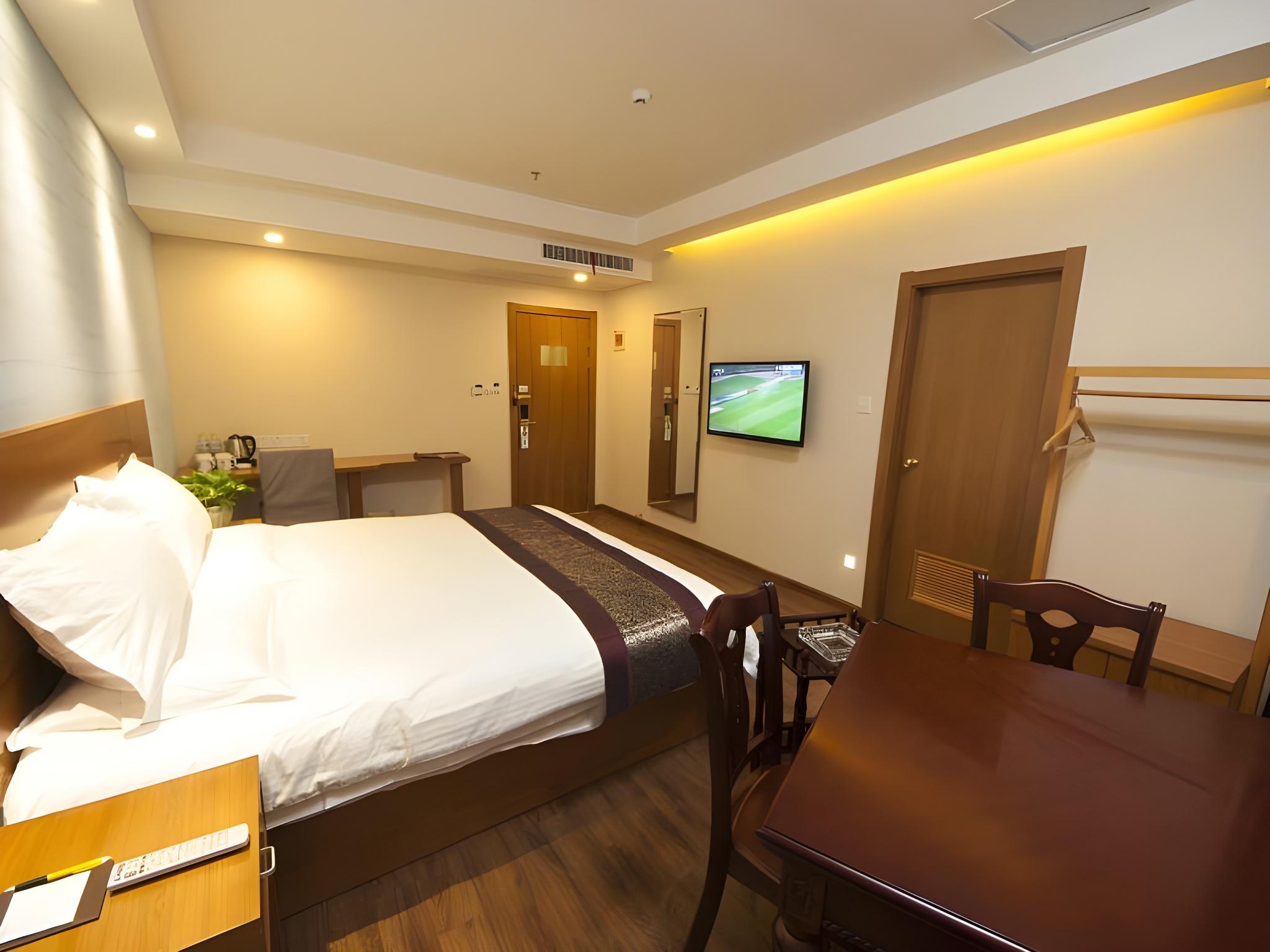 Superior, King and Queen Bed
