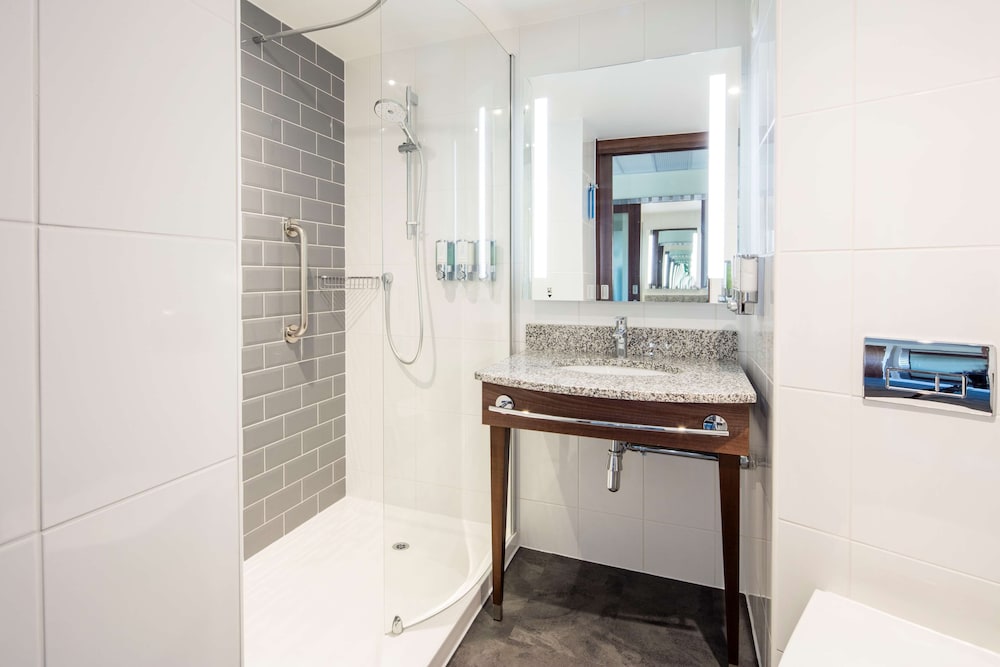 Hampton By Hilton Humberside Airport 14/38