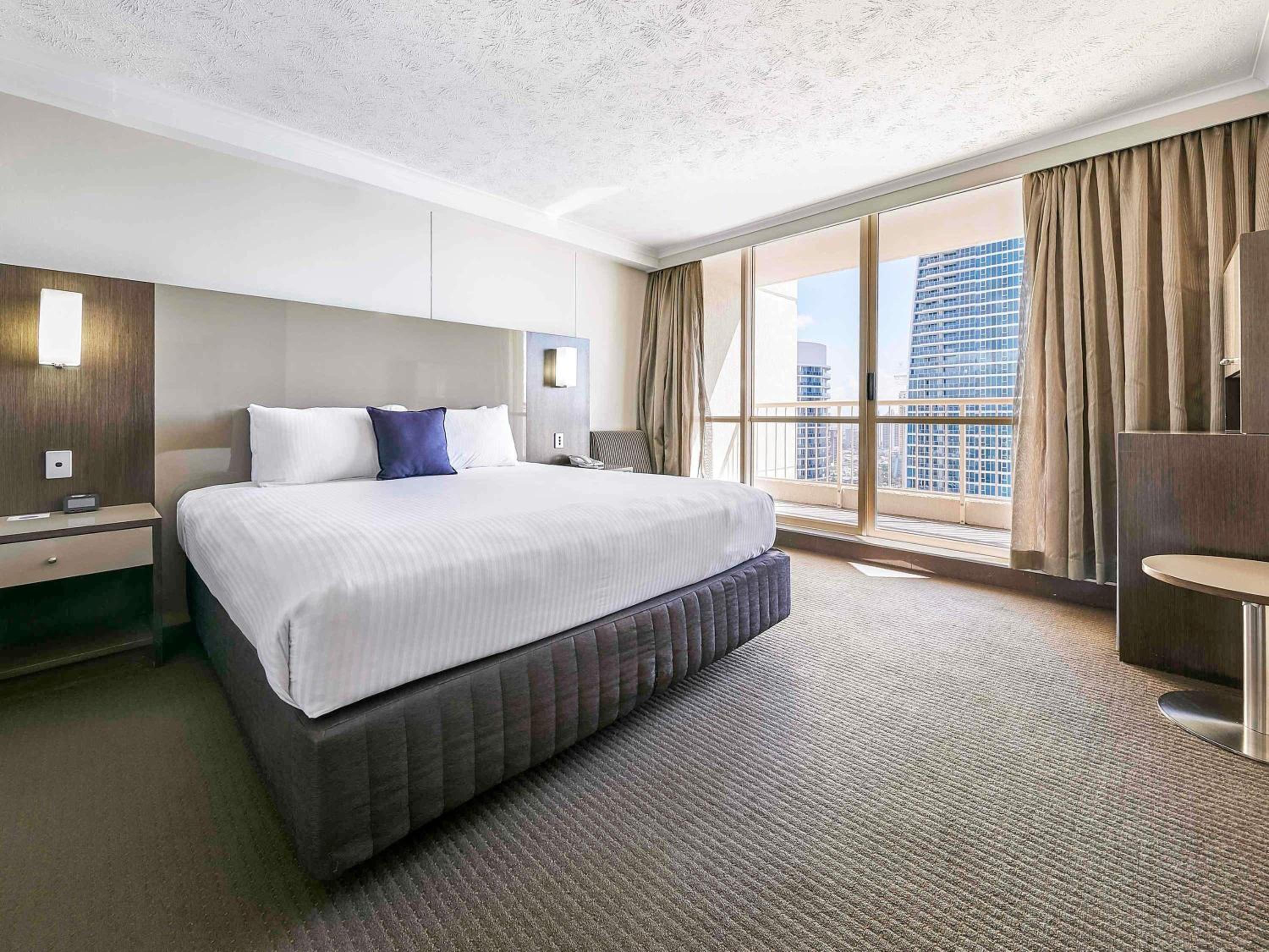 Superior, King Bed, Hinterland View, Hot Tub