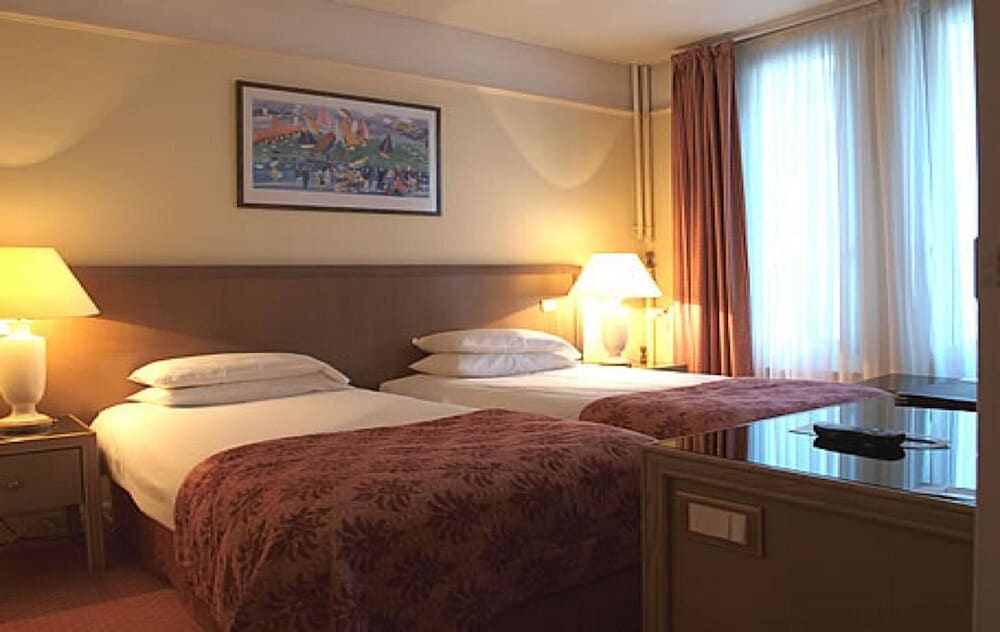 Hotel Bristol 20/50
