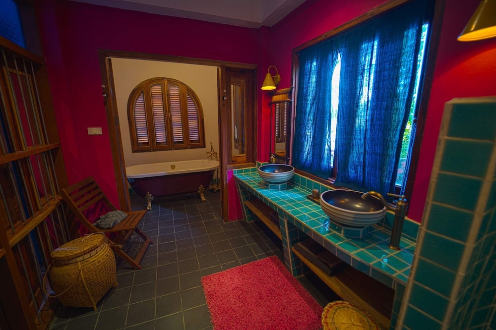 Ock Pop Tok Mekong Villa 25/50