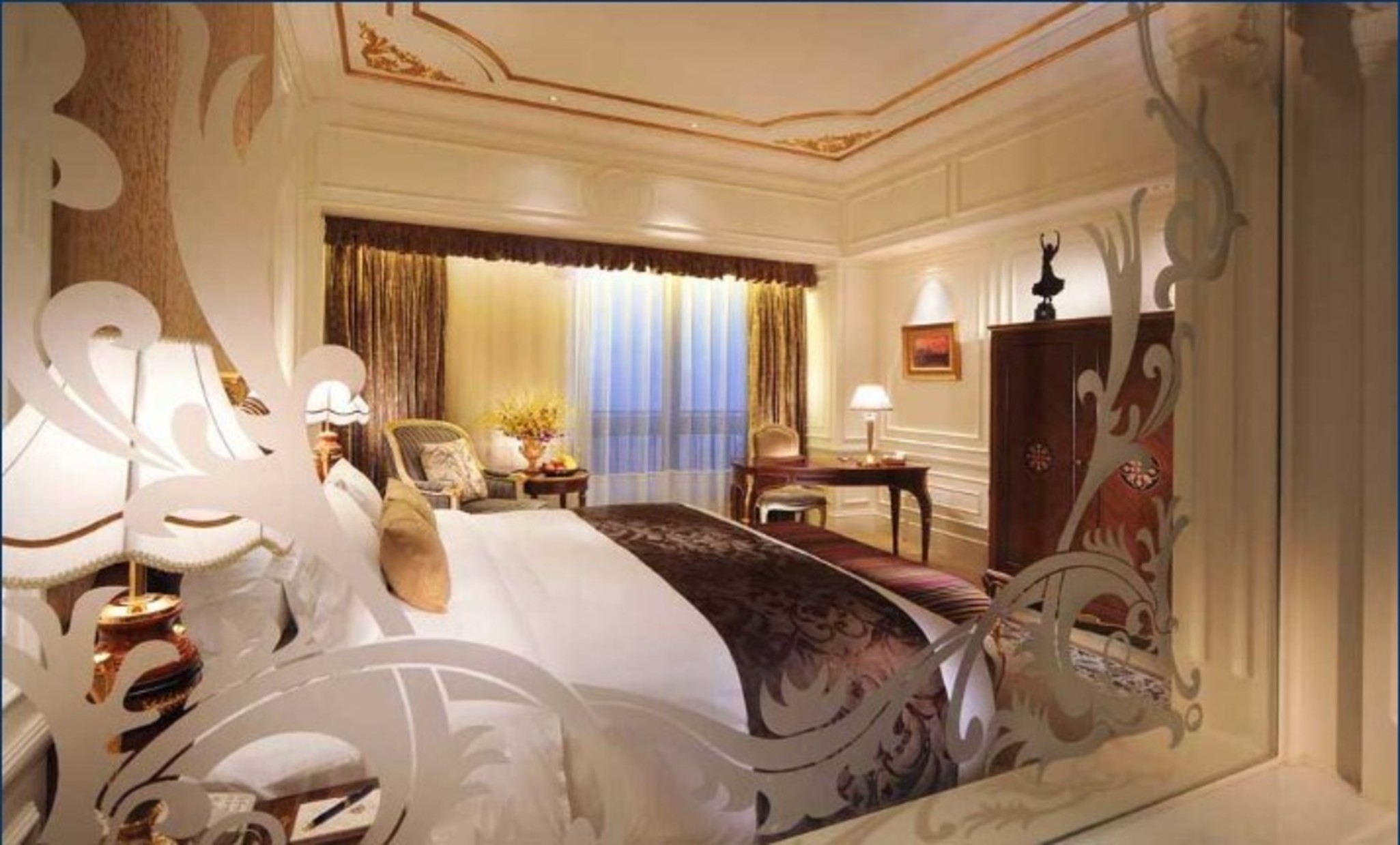 DELUXE DOUBLE ROOM