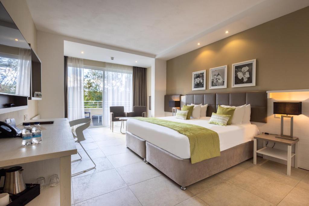Inland, Standard, Double or Twin Bed