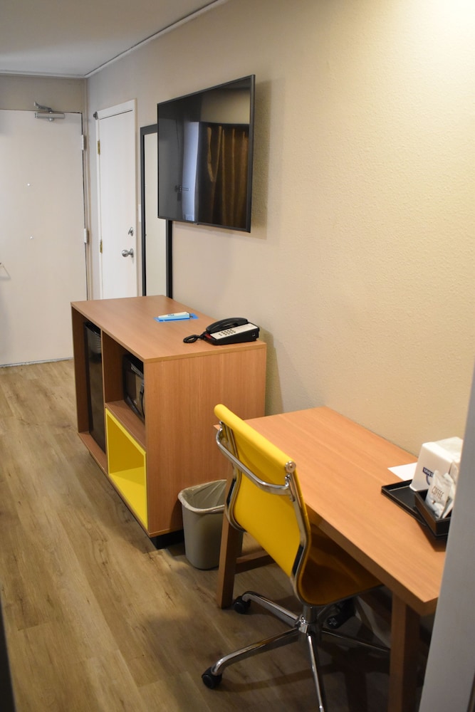 Days Inn by Wyndham San Antonio Alamo/Riverwalk 25/29