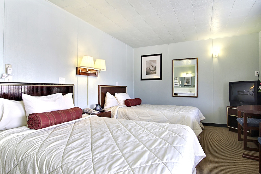 Route 66 Inn 11/50