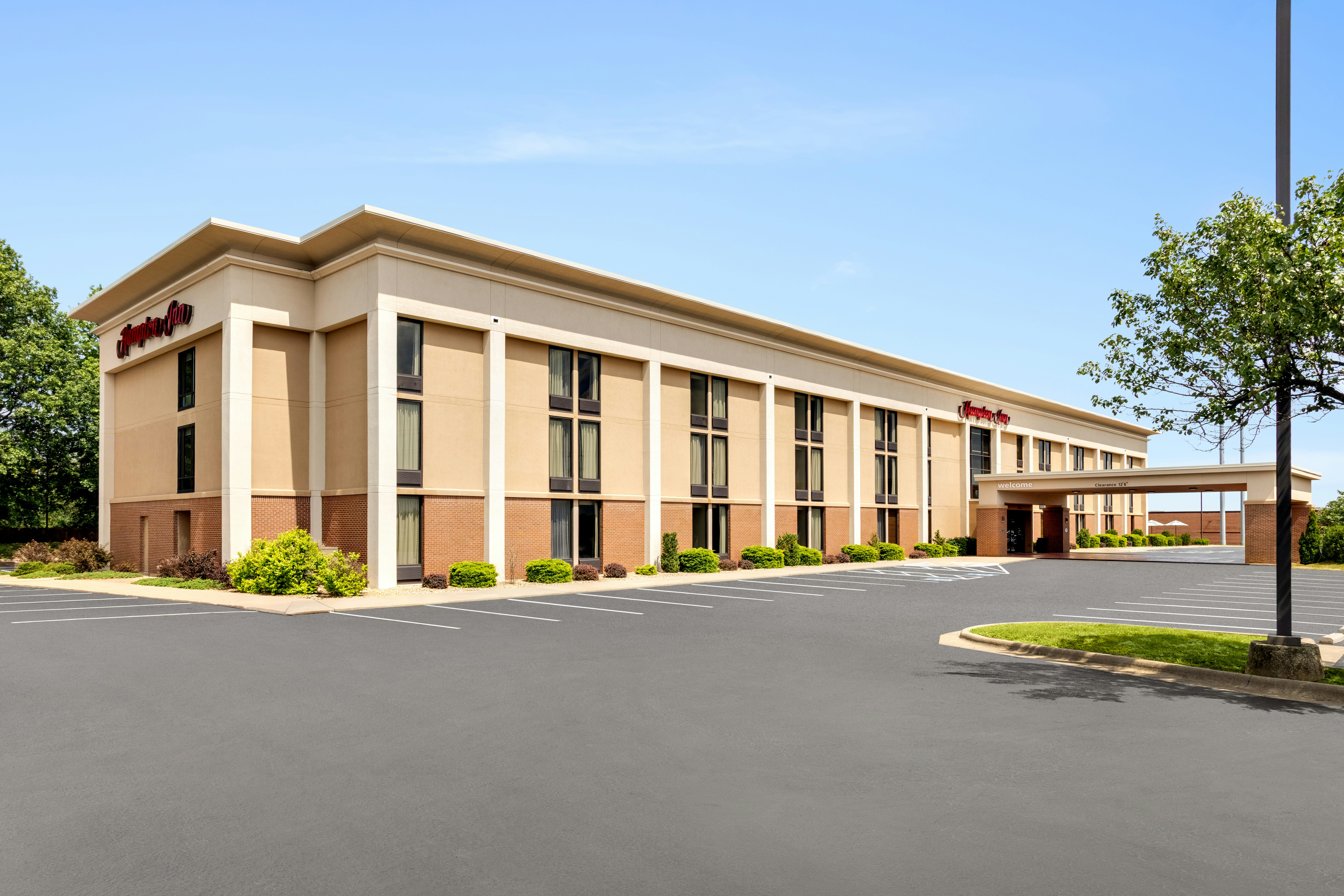 Hampton Inn Springfield-South 2/39