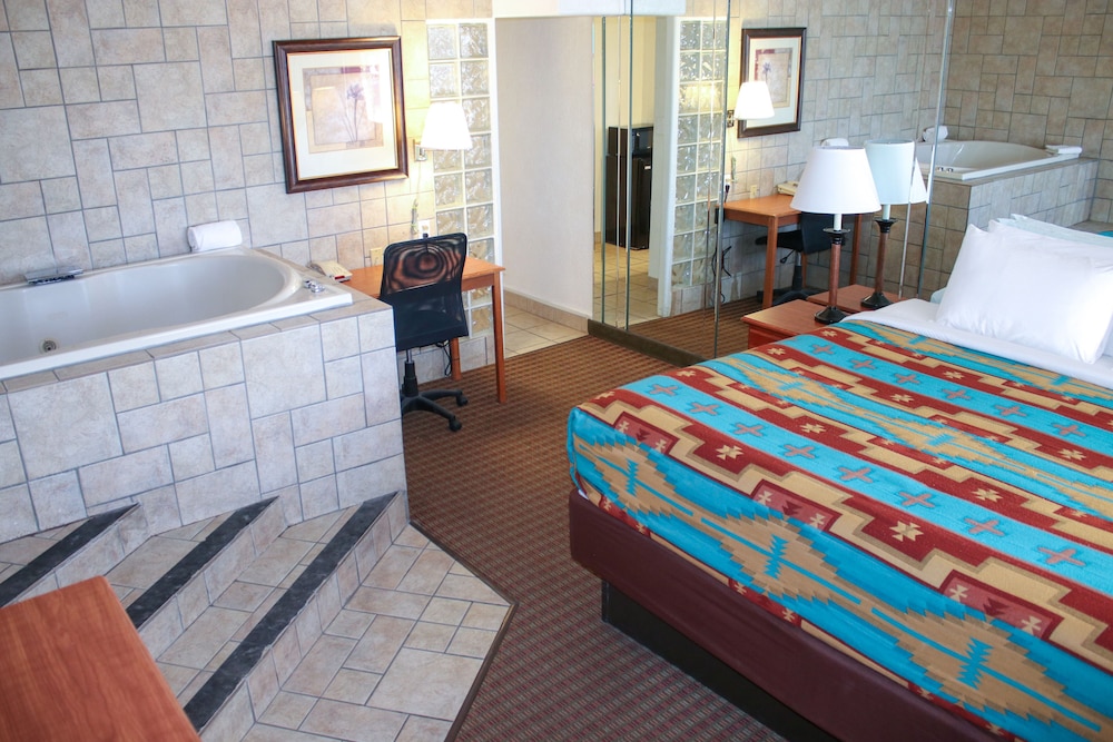 The Classic Desert Aire Hotel 12/34