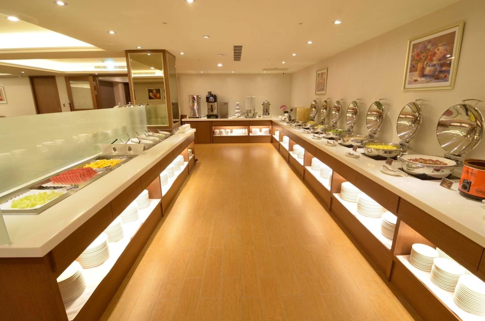 Fuward Hotel Tainan 55/64