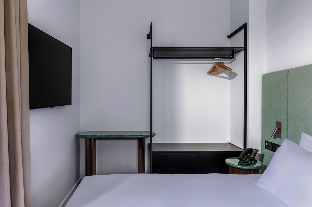 ZEA URBAN LIVING 18/46