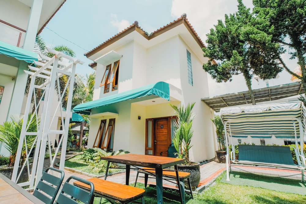 Aleyra Hotel and Villa Garut 6/50