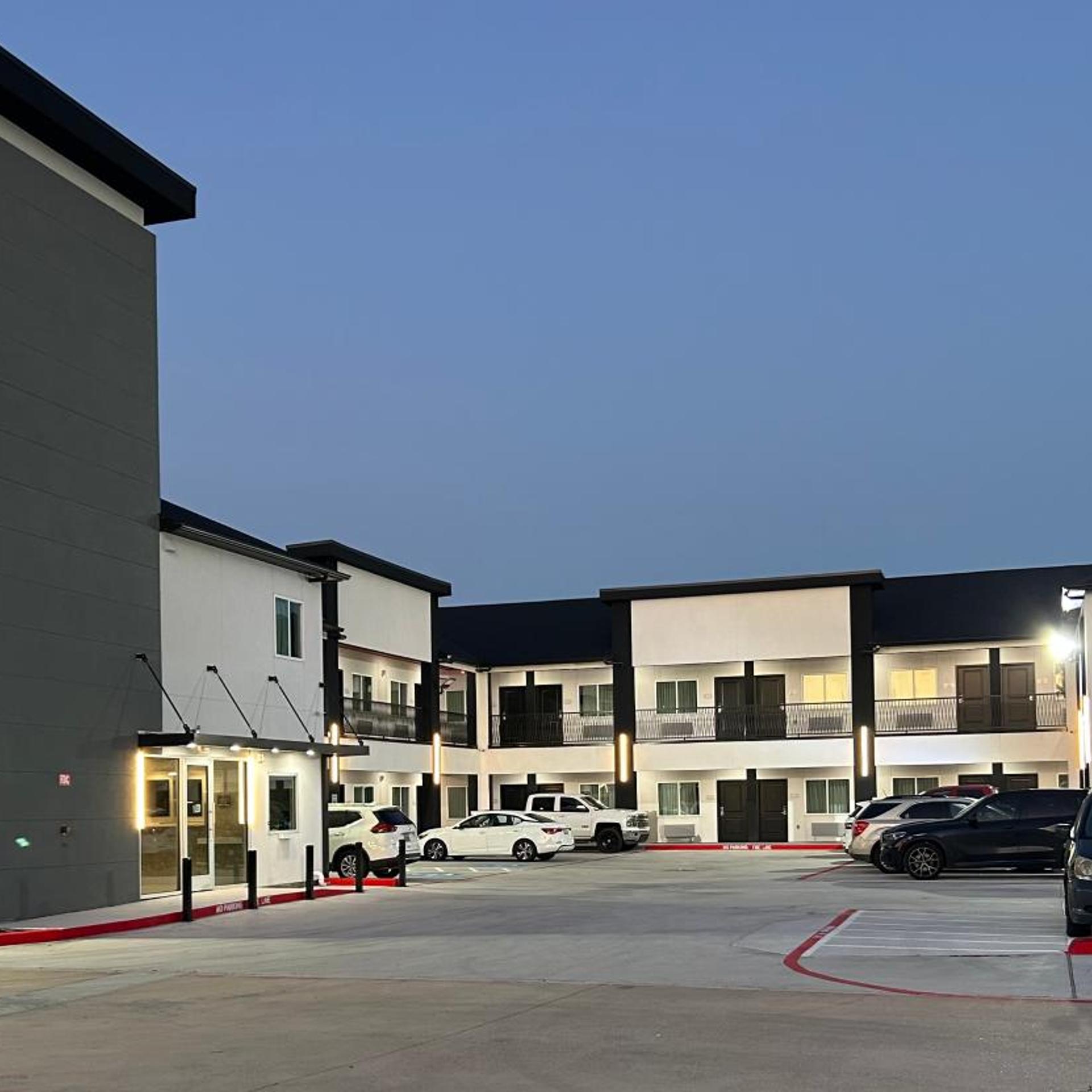 Crystal Inn Gessner- Near Sam Houston Racepark 13/17