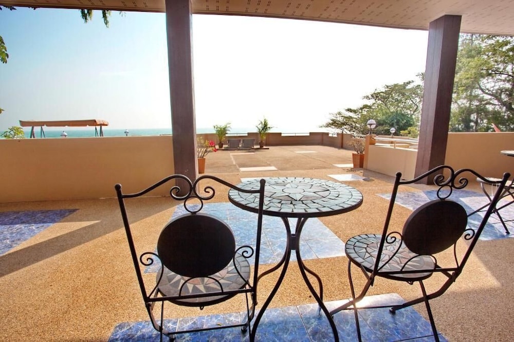 Sea Breeze Guest House 50/73