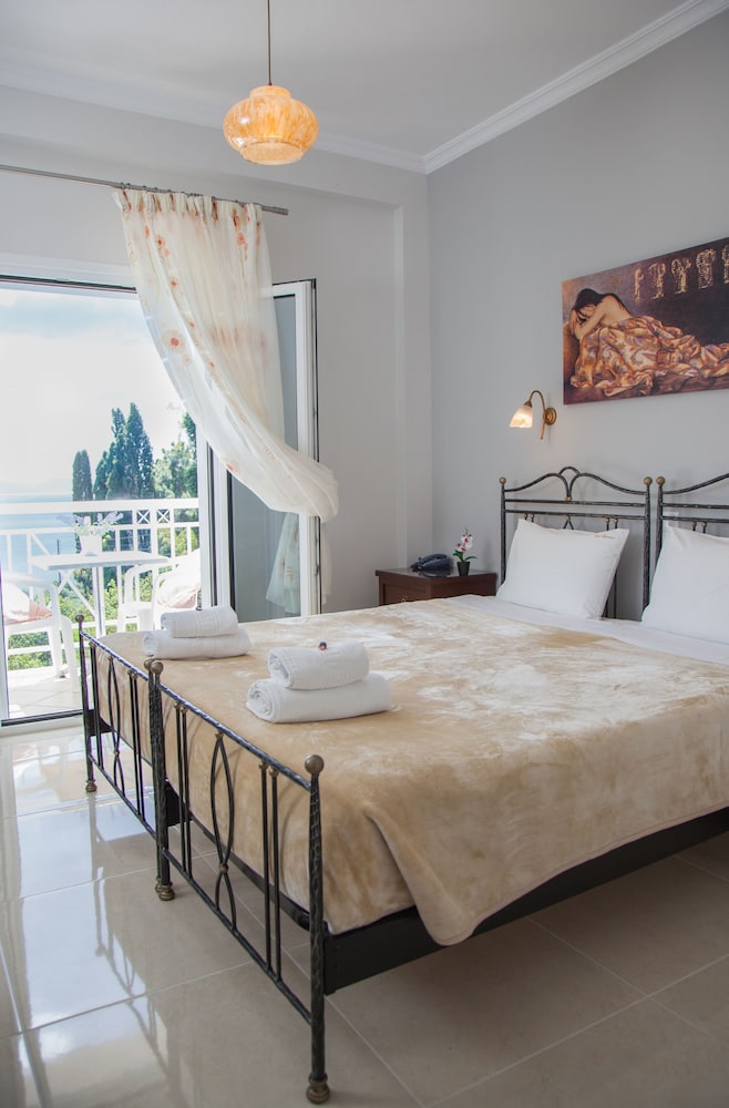 Brentanos Apartments - View Of Paradise 8/50