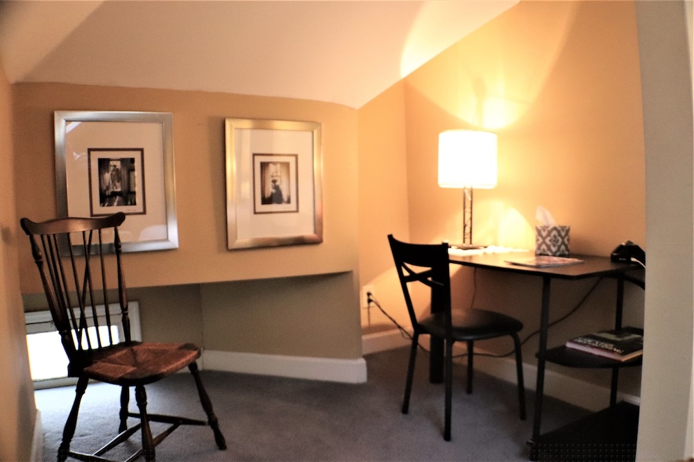 50 Lincoln Short North Bed and Breakfast 57/71