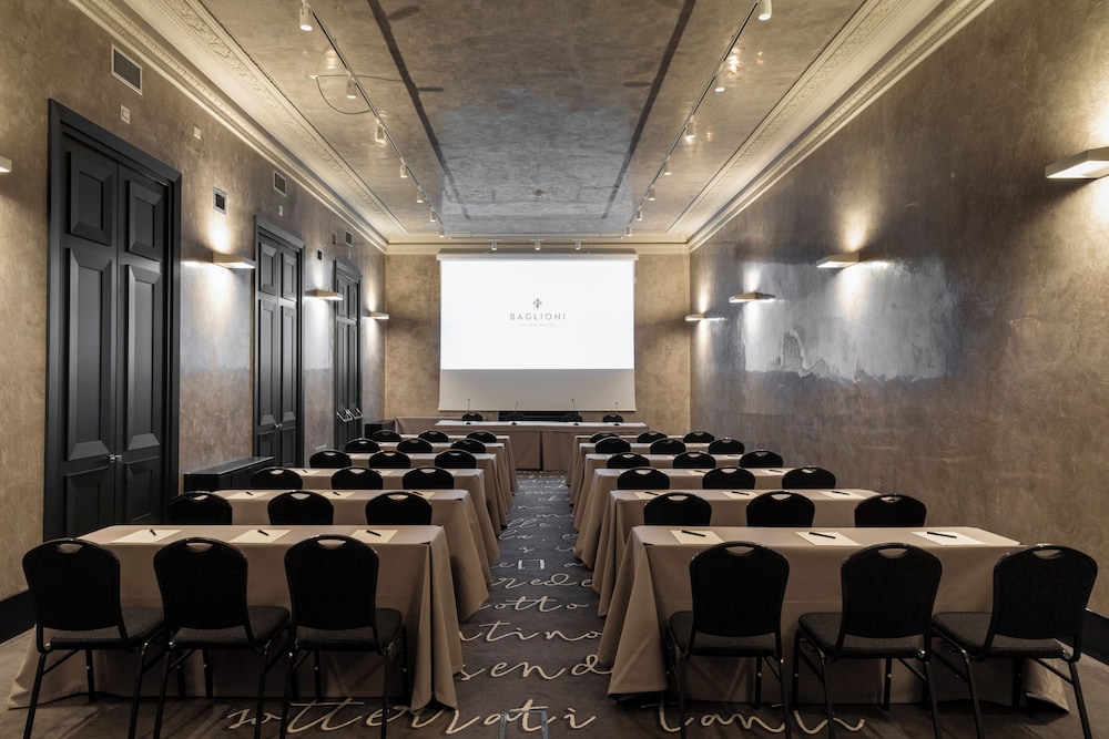 Grand Baglioni Hotel 70/77