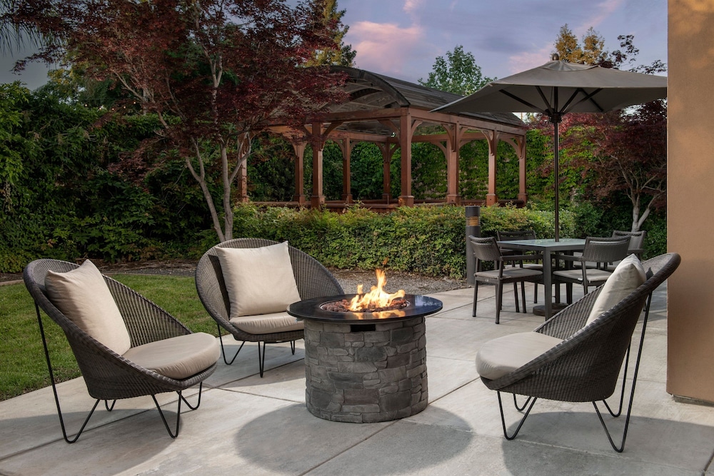 Courtyard By Marriott Chico 48/66