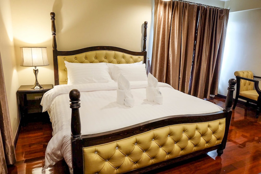 Siri Heritage Bangkok Hotel 27/71