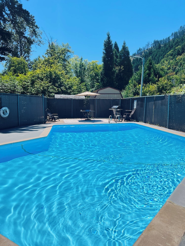 Travelodge by Wyndham Canyonville 32/45