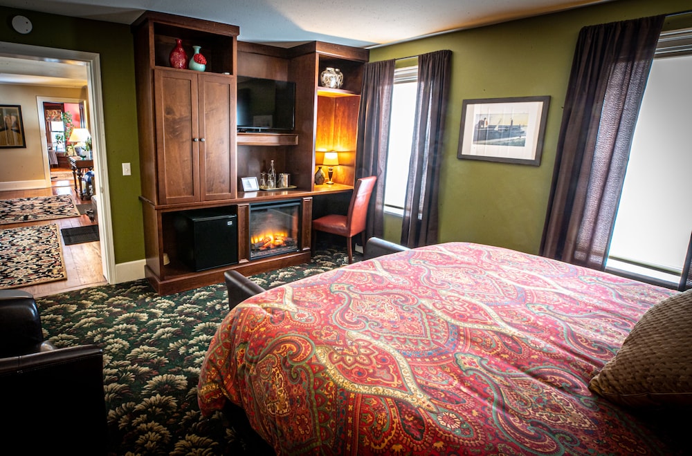 Twin Oaks Inn 15/69