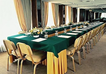 The Park Hotel Piraeus 27/28