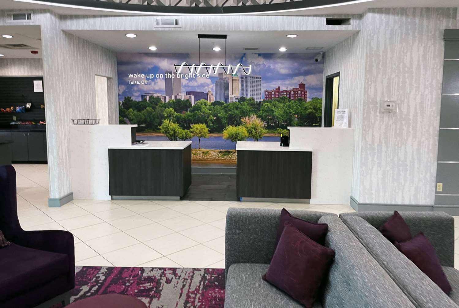 La Quinta Inn & Suites by Wyndham Tulsa Midtown 14/27