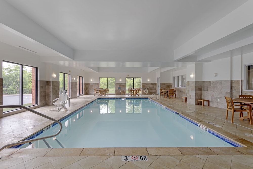 Comfort Suites Mount Juliet 32/57