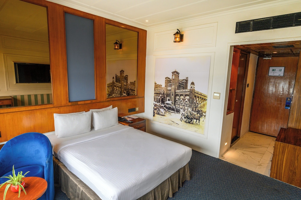 River, Cabin, Twin Beds