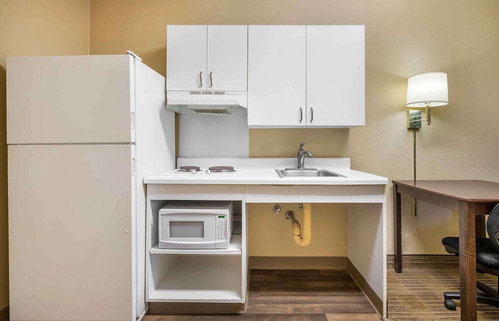 Extended Stay America Select Suites Gainesville I-75 31/33