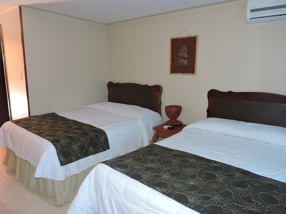 Spindrift Hotel 21/75