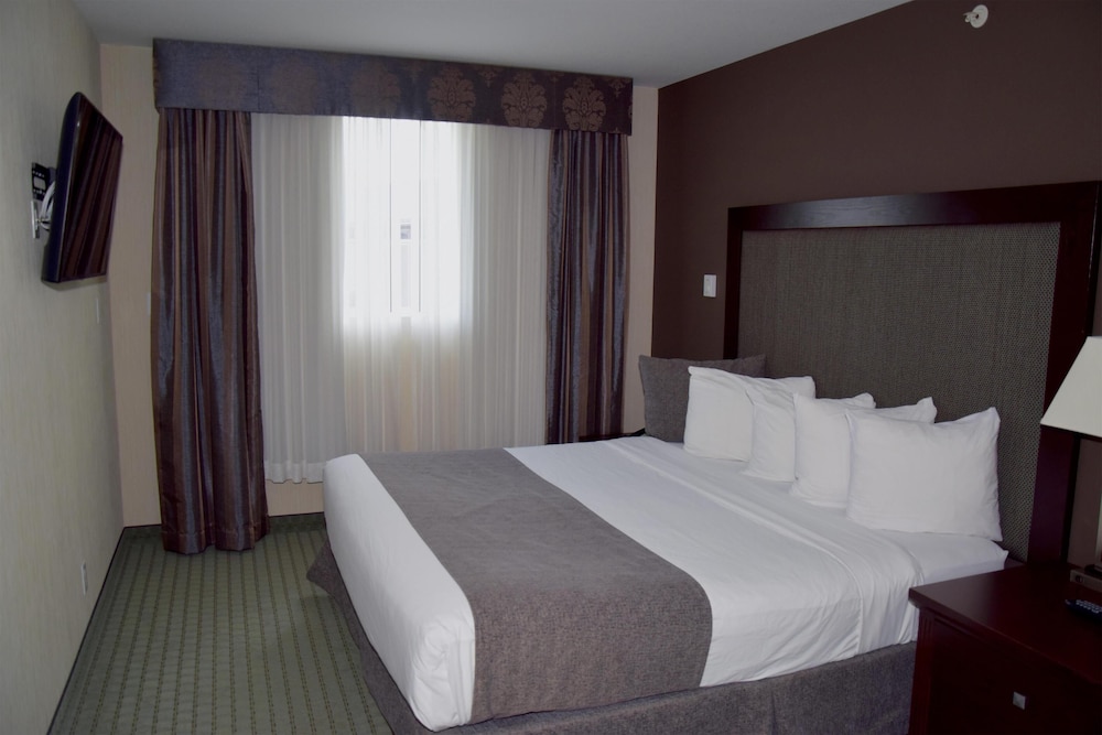 Coast Lethbridge Hotel and Conference Centre 10/50