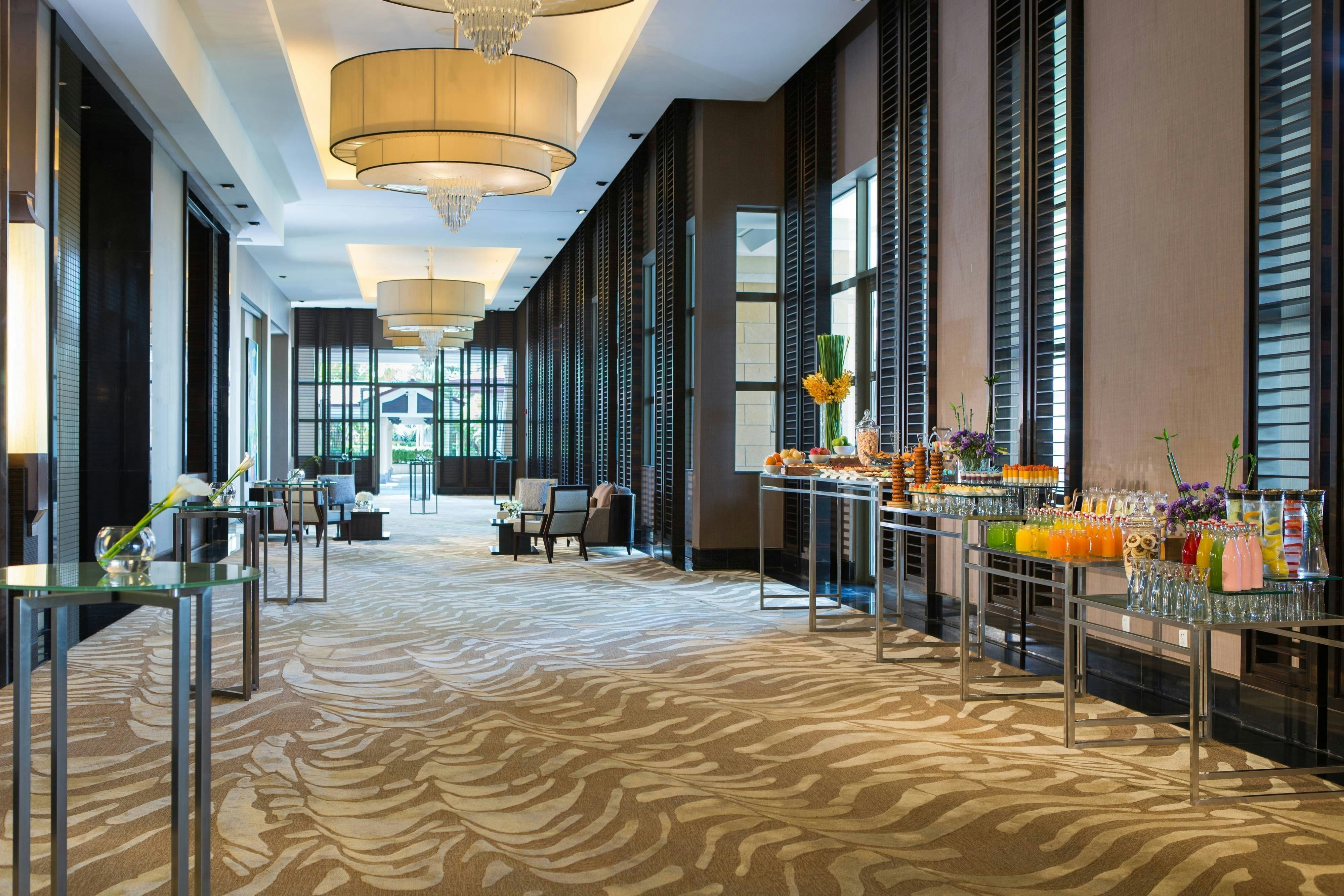 Renaissance Sanya Resort and Spa 12/25