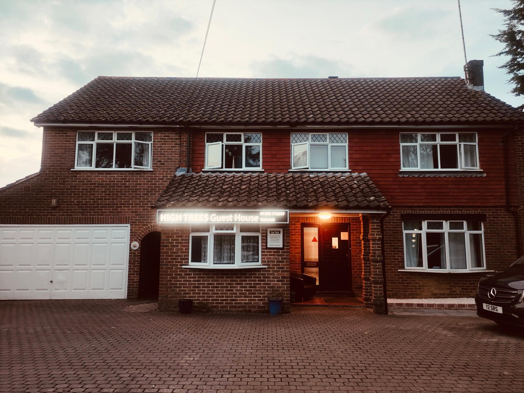 High Trees Guest House Gatwick 3/49