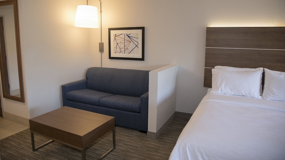 Holiday Inn Express and Suites Colorado Springs North an IHG Hotel 22/67