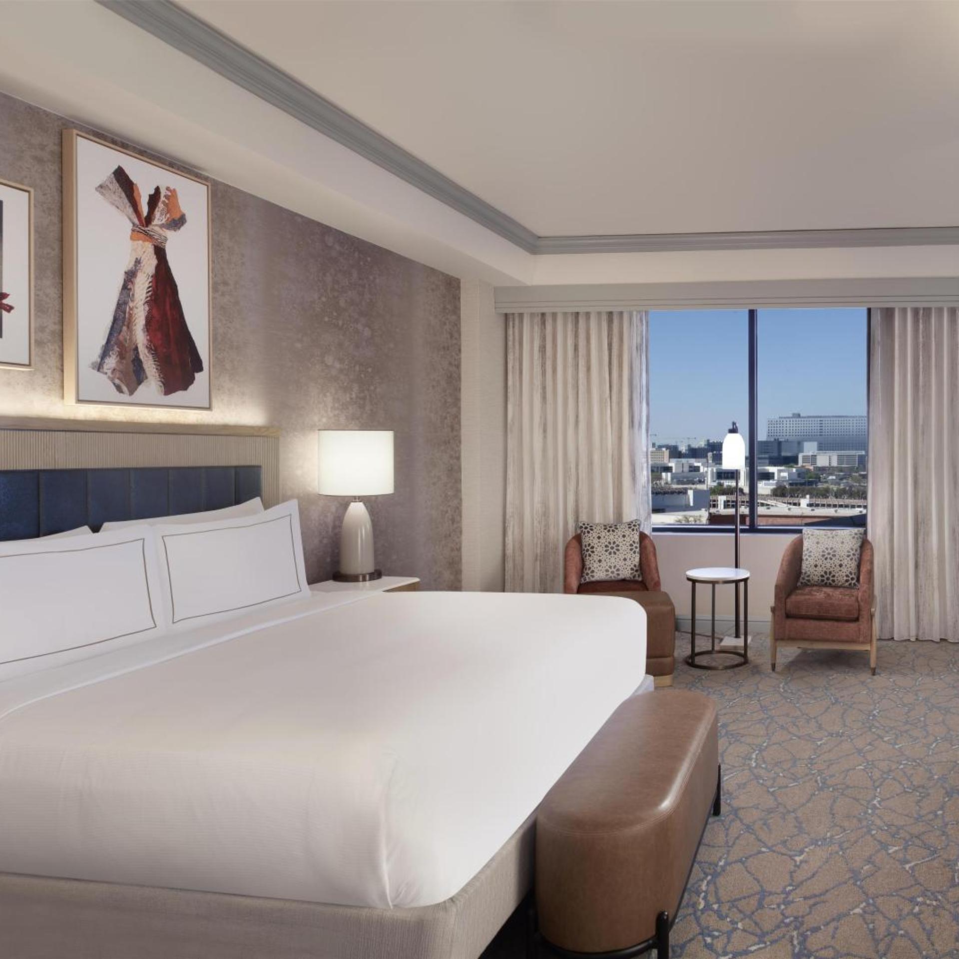 PRESIDENTIAL, GRAND, ATRIUM, SUITE, KING BED