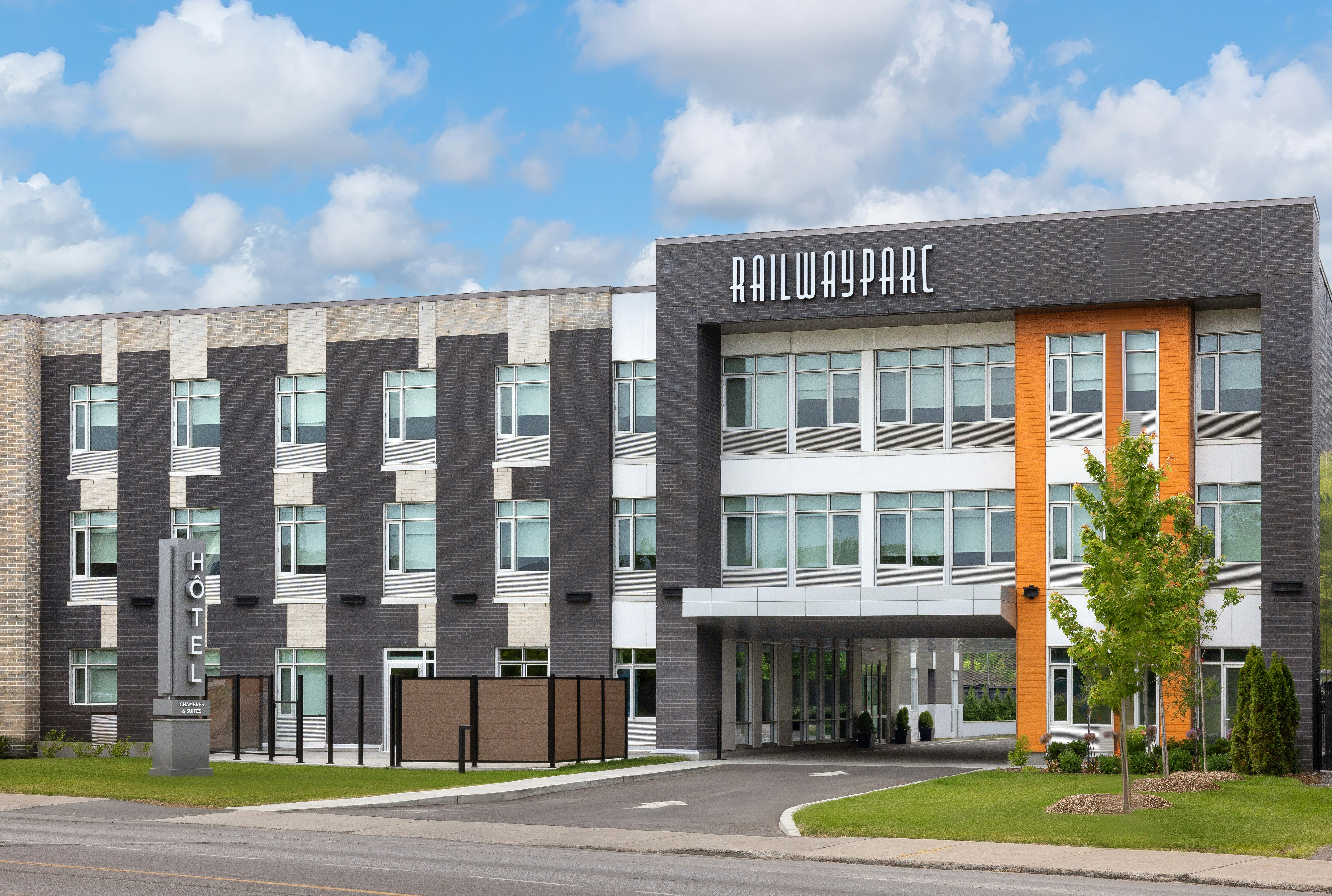 Hotel Railwayparc Montreal, Tapestry Collection by Hilton 33/35