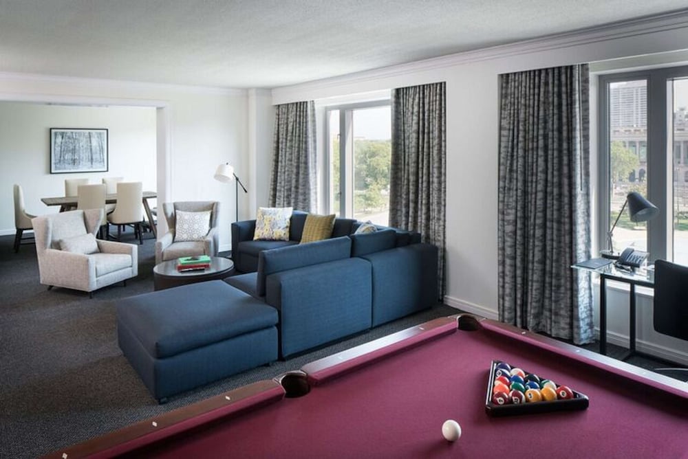 The Logan Philadelphia Curio Collection by Hilton 57/90