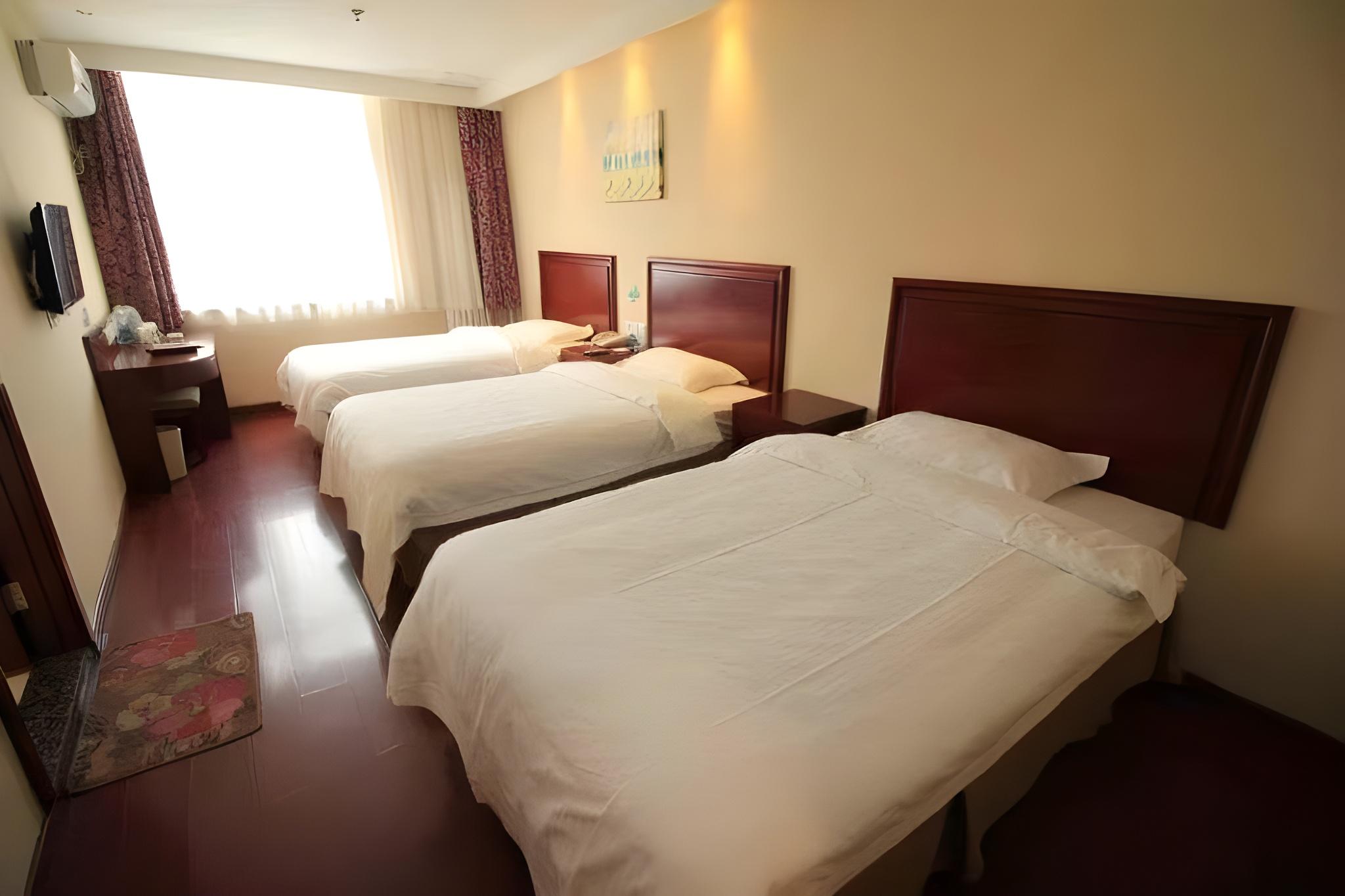 ROOM, TRIPLE