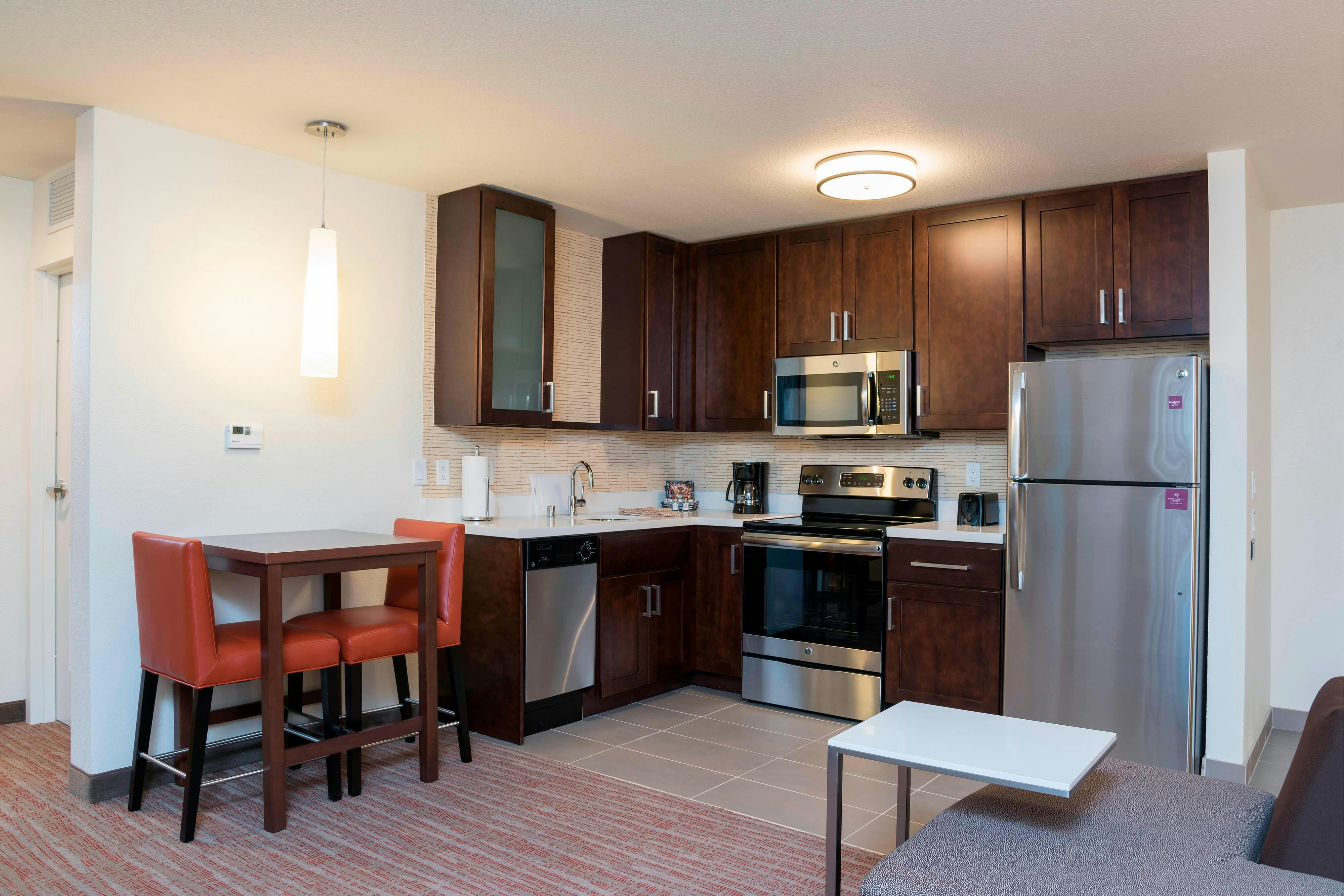 RESIDENCE INN GREEN BAY DOWNTOWN 36/58