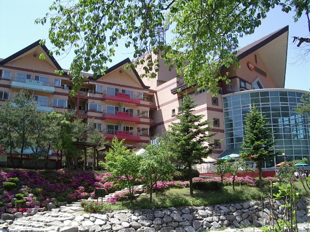 Hanwha Resorts Sanjeong Lake Annecy 46/47